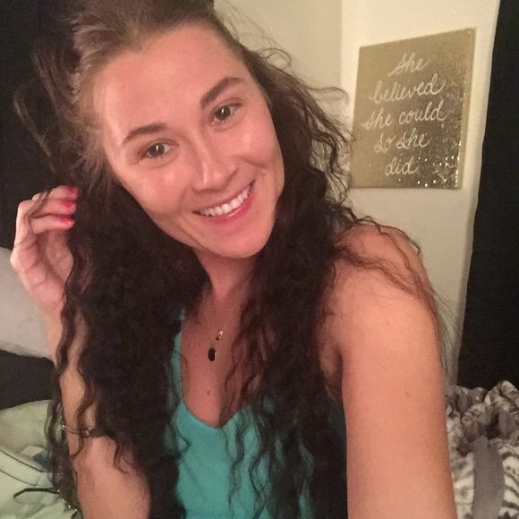Meet your Posher, Candice - Picture 1 of 1